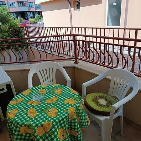 아파트 Апартаменти До Плажа На Аурелия - Между Несебър И Равда